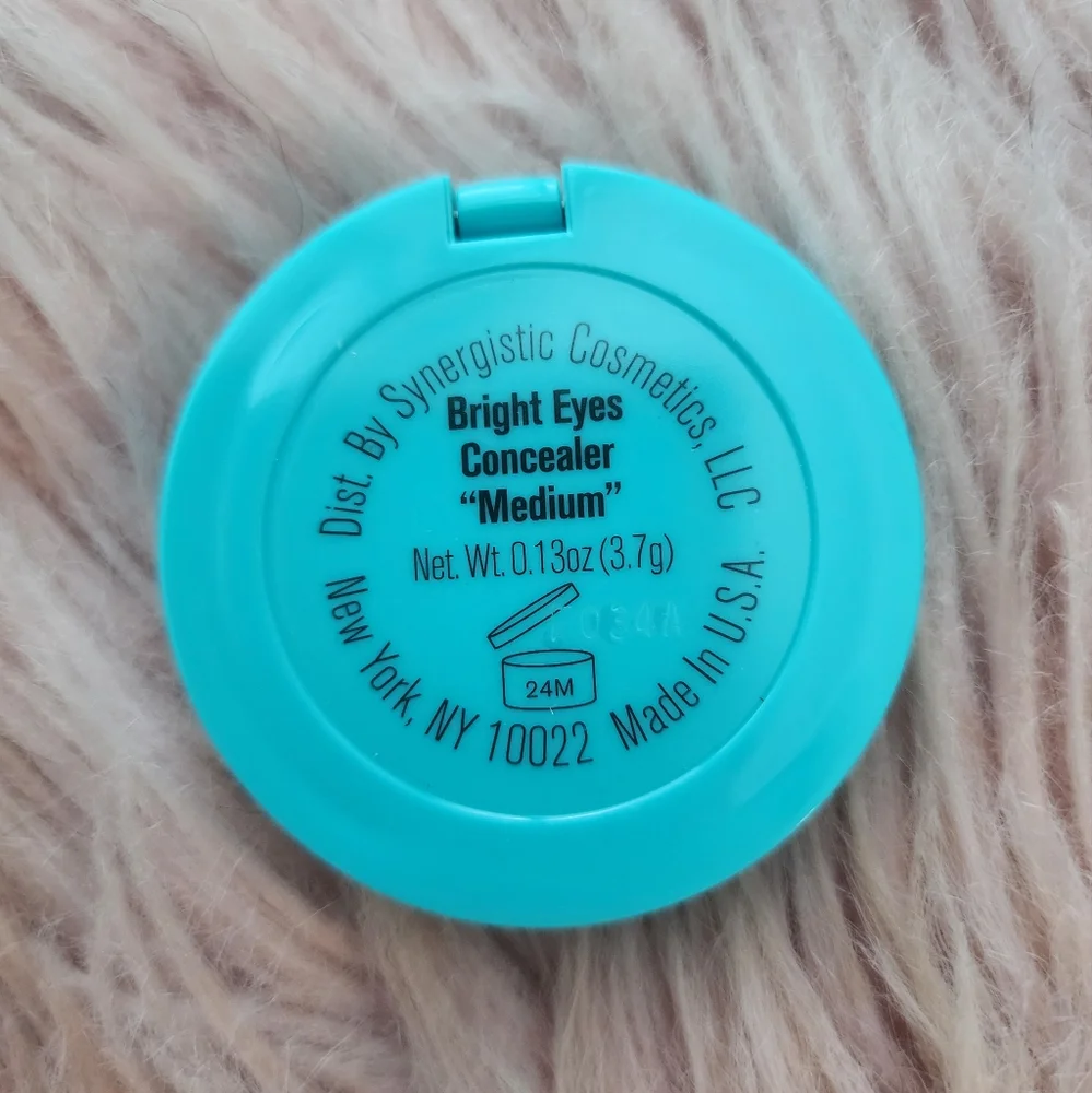 Carmindy & Co. Bright Eyes Concealer in Medium